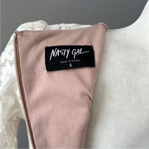 Nasty Gal Lace Overlay Dress Cream - Picture 9 of 13